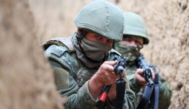 Ukrainos žvalgyba perėmė rusų pokalbį: į mūšį verčiami grįžti net sužeisti kariai