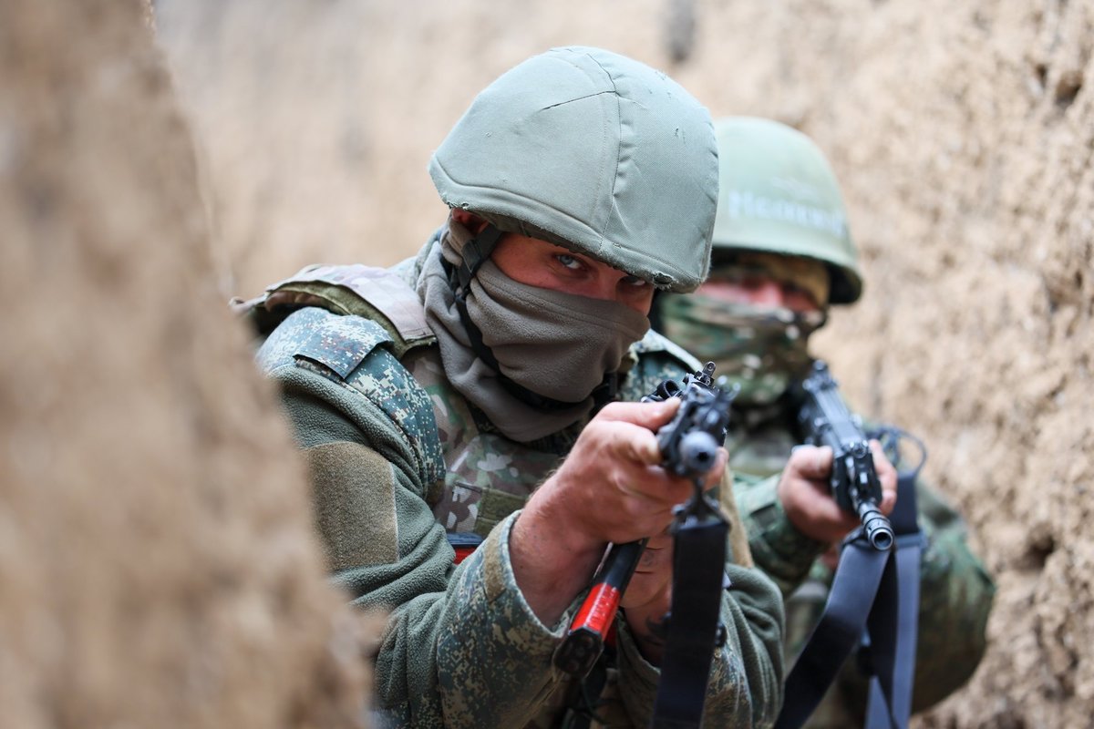 Ukrainos žvalgyba perėmė rusų pokalbį: į mūšį verčiami grįžti net sužeisti kariai