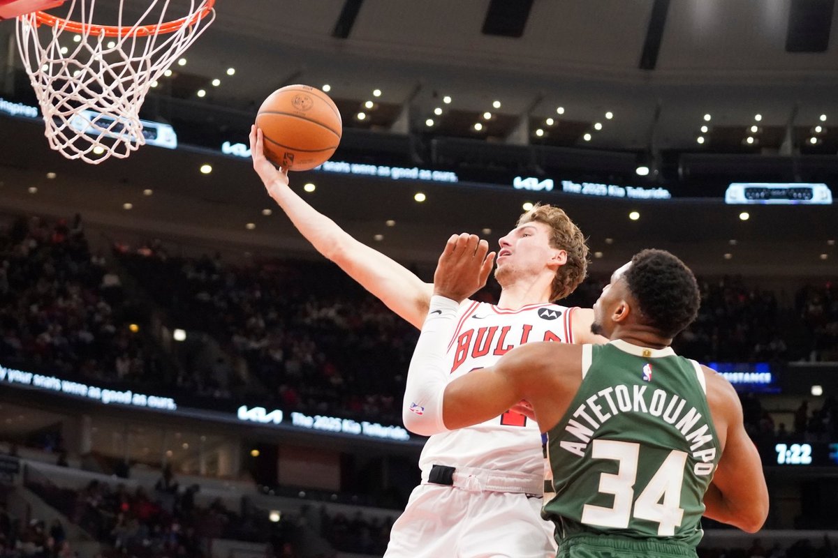 Jakučionis patyrė traumą, o Buzelis spindėjo prieš Antetokounmpo