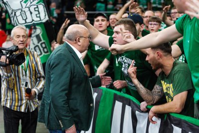 Kauno miesto mero Visvaldo Matijošaičio ir aktyviausių Kauno „Žalgirio“ krepšinio klubo sirgalių konfrontacija