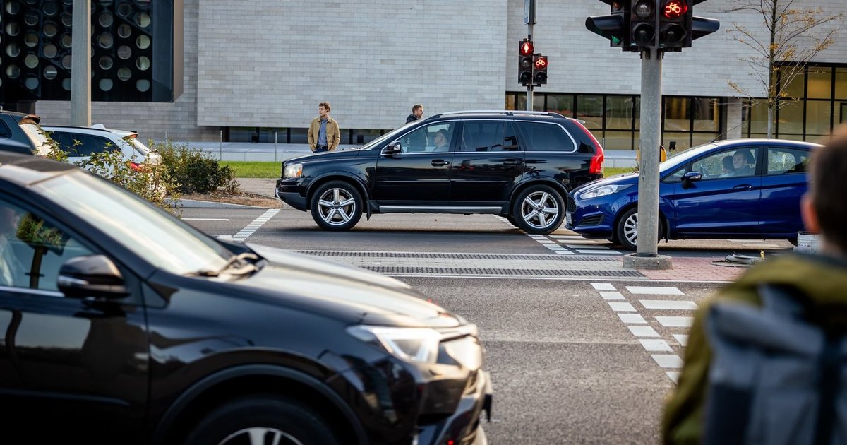 Galingesniems lietuvių automobiliams – naujas mokestis? Štai kam ir kiek tektų mokėti