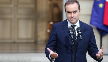 Politinėje aklavietėje atsidūrusioje Prancūzijoje paskirta nauja vyriausybė