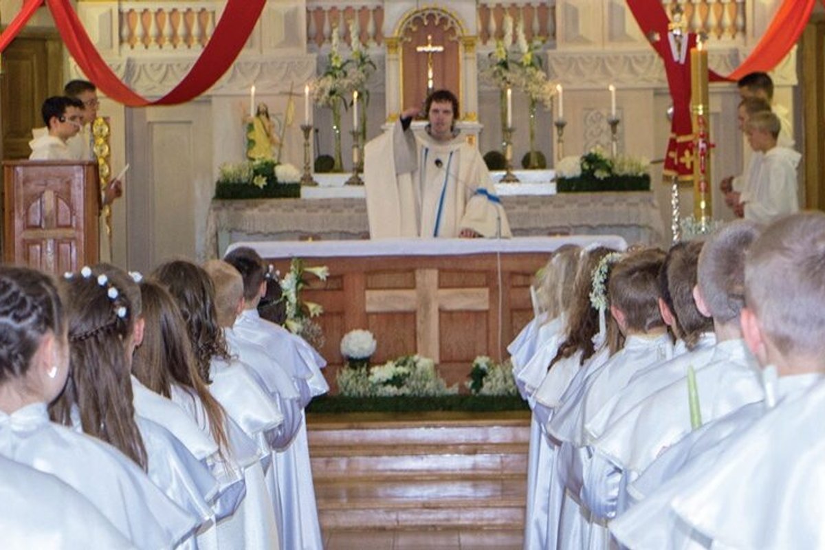 60 eurų už Pirmąją Komuniją