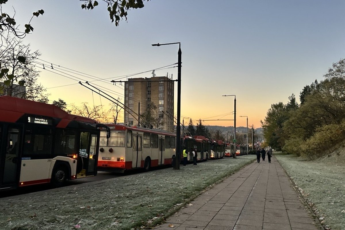 Vilniuje nepravažiuoja dalis troleibusų, galimi vėlavimai – paaiškėjo priežastis