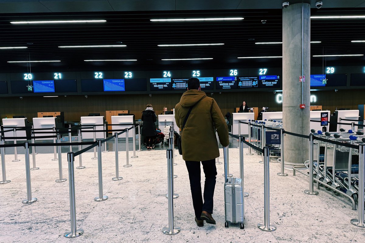 Erdvė virš Vilniaus oro uosto naktį buvo uždaryta dėl kontrabandinių balionų