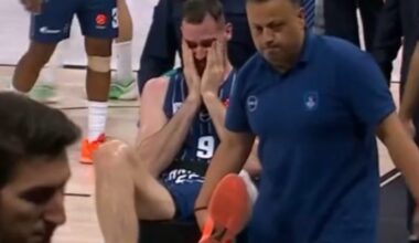 „Anadolu Efes“ aukštaūgio rungtynės baigėsi vėžimėlyje