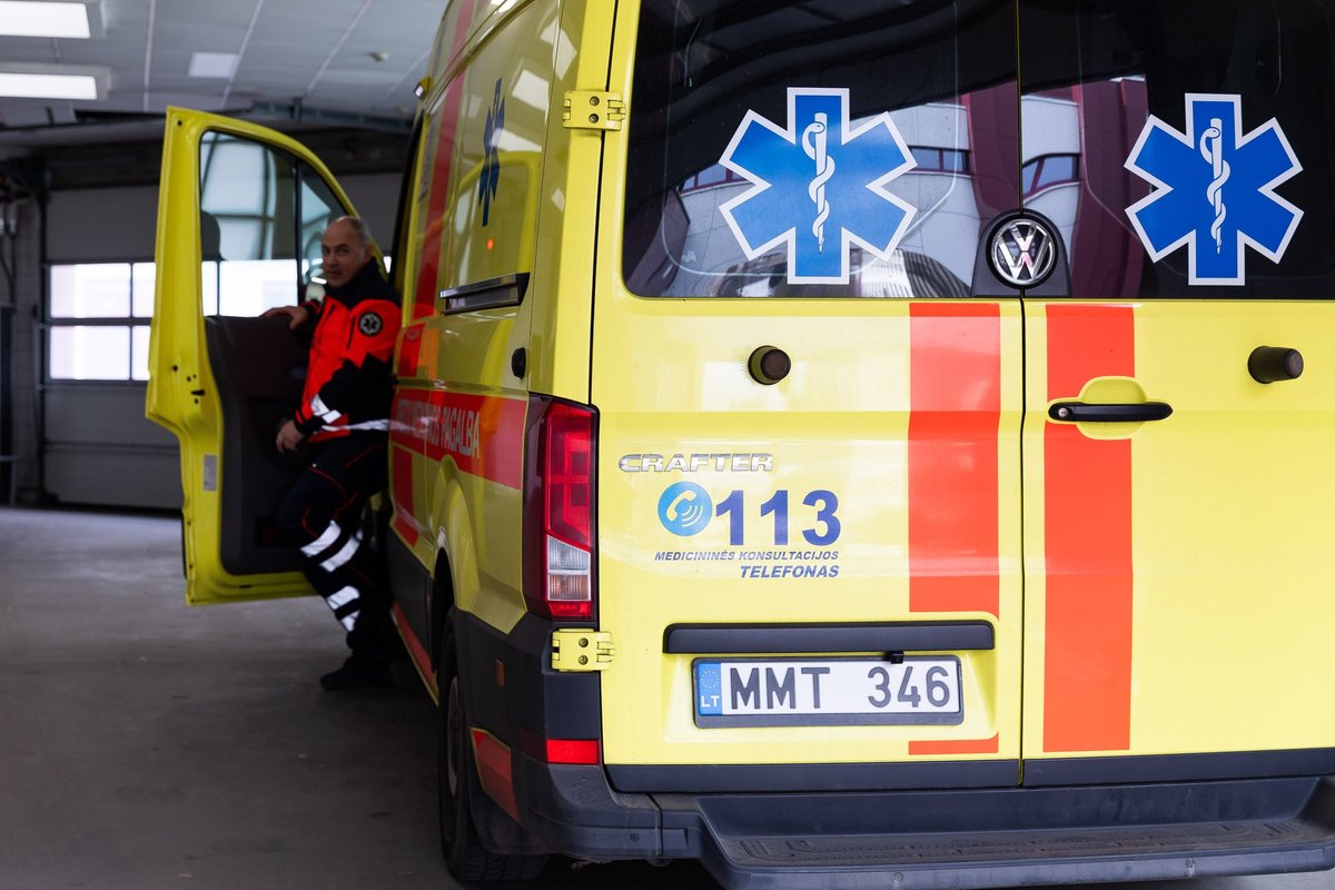 Kėdainių rajone 15-metė paauglė sužalojo vyrą