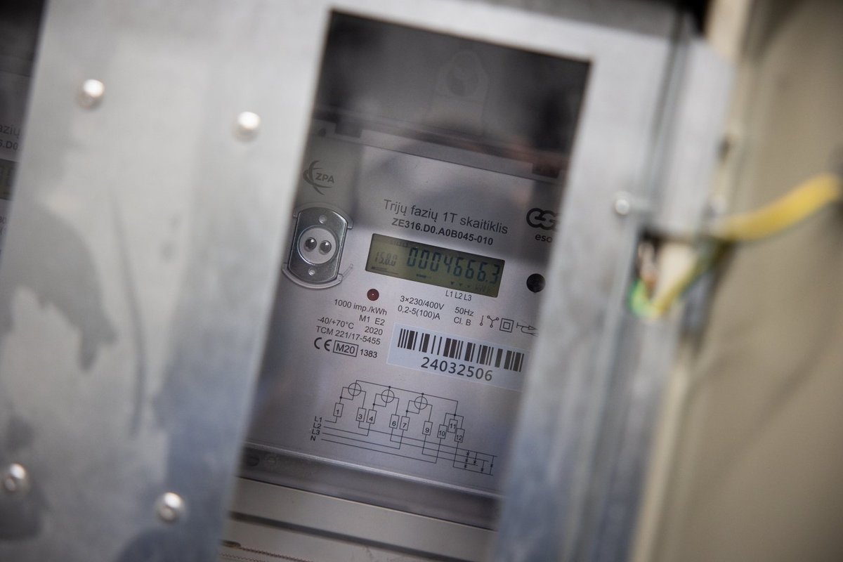 Elektros biržos „siurprizai“: kaina penktadienį trumpam priartės prie 70 centų už kWh - delfi.lt