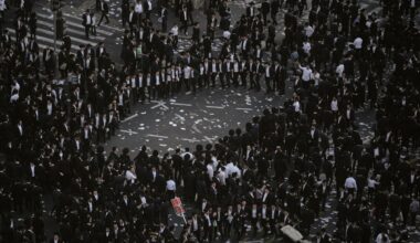 Jeruzalėje – tūkstantinis ultraortodoksų vyrų protestas prieš privalomąją karo tarnybą