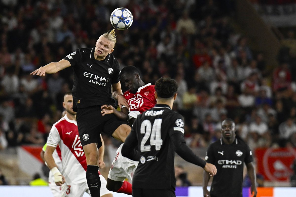 Haalando įvarčiai Monake pergale nevirto, čempionė PSG triumfavo Barselonoje