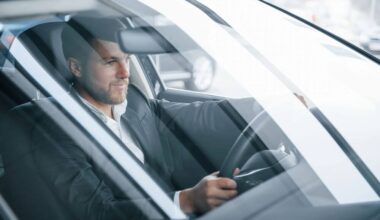 Naudotų hibridų bumas: kodėl šie automobiliai tampa vis dažnesniu lietuvių pasirinkimu?