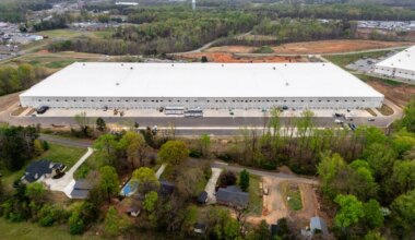 Veiklą pradėjo 70 mln. USD kainavusi SBA baldų gamykla JAV