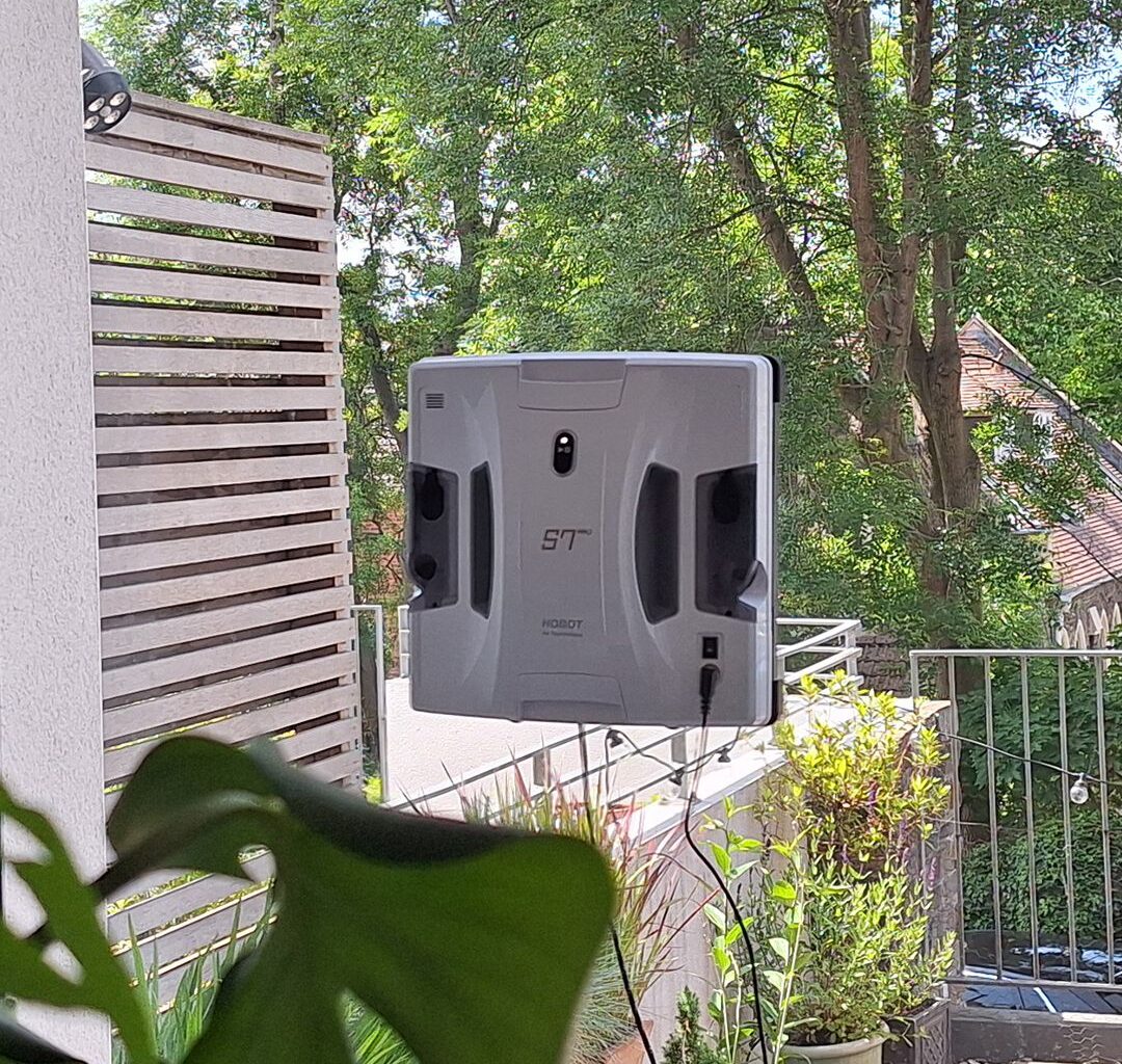 Langų valymo robotų remontas: kaip „Robotų servisas“ padeda išsaugoti brangius įrenginius