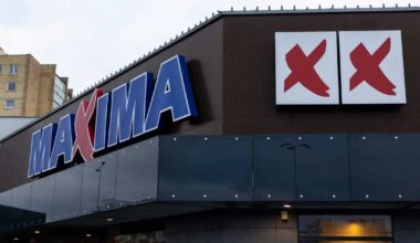 „Maxima“ kainų politika siutina pirkėjus: kilo skandalas dėl taikomų nuolaidų, pirkėjai neslepia įsiūčio