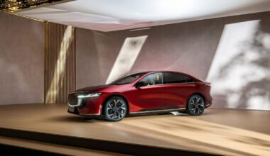 Apsauga ne tik vairuotojui, bet ir vaikams: naujoji „Mazda 6e“ gavo aukščiausius saugumo balus
