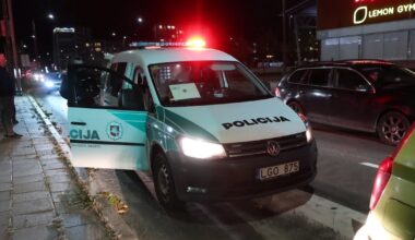 Šiauliuose vyras pasielgė keistai: padarė avariją, pabėgo, išgėrė ir tik tada kreipėsi į policiją