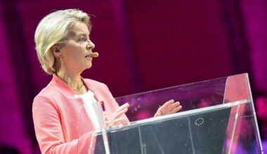 Europos Komisijos pirmininkė pateikė planą kaip išgelbėti Europos automobilių pramonę: pasiūlymai visus nustebino