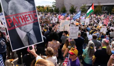 JAV vyksta didžiuliai protestai prieš Trumpą: „prezidento administracija kelia grėsmę demokratijai“