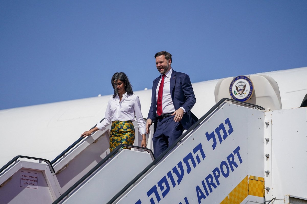 JAV viceprezidentas Vance'as atvyko į Izraelį
