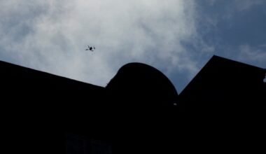 Jokių ženklų, kad Rusija baigs karą: Suomija įspėja apie dronų iš „šešėlinio laivyno“ grėsmę