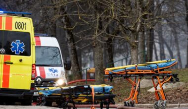 Kazlų Rūdoje ugniagesiai gelbėjo tvoroje įstrigusią moterį
