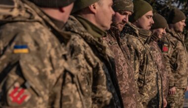 Karas Ukrainoje. Vaizdo įraše ​– galingi u​krainiečių smūgiai rusų karinėms bazėms - Delfi