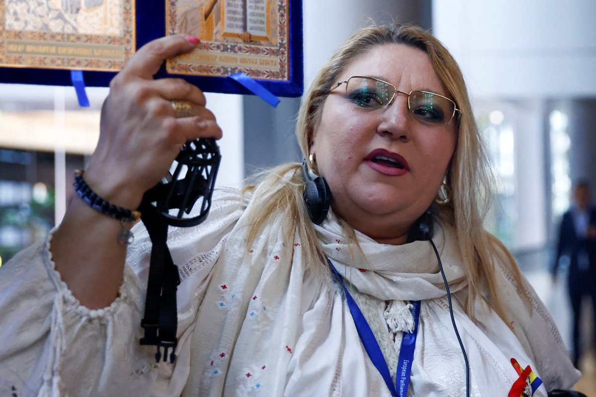 Rumunijos politikė pagrasino Zelenskiui: aš jam sulaužysiu kojas!