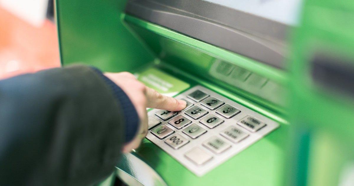 Bankas išjungs bankomatus, nepasieksite savo pinigų: bankas įspėja apie visišką paslaugų sustabdymą