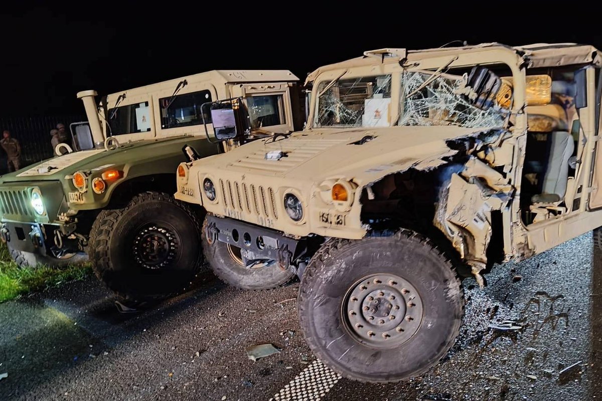 Lenkijoje karinė vilkstinė susidūrė su autobusu, nukentėjo NATO kariai