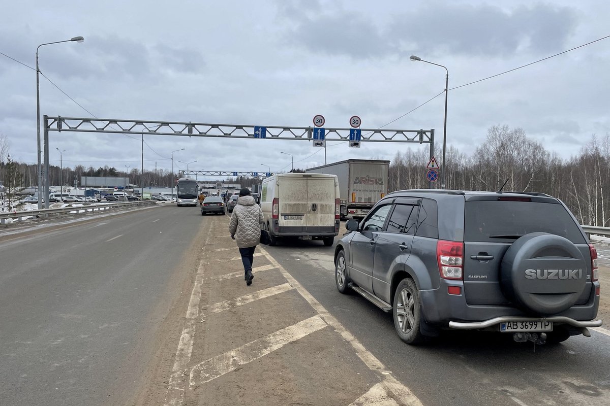 Daug triukšmo sukėlusį rusų deportavimą iš Latvijos pakomentavo Kremlius, bet reali situacija – kita - Delfi