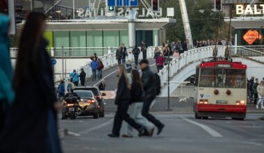 Apklausa: smuko gyventojų pasitikėjimas kariuomene ir Prezidentūra
