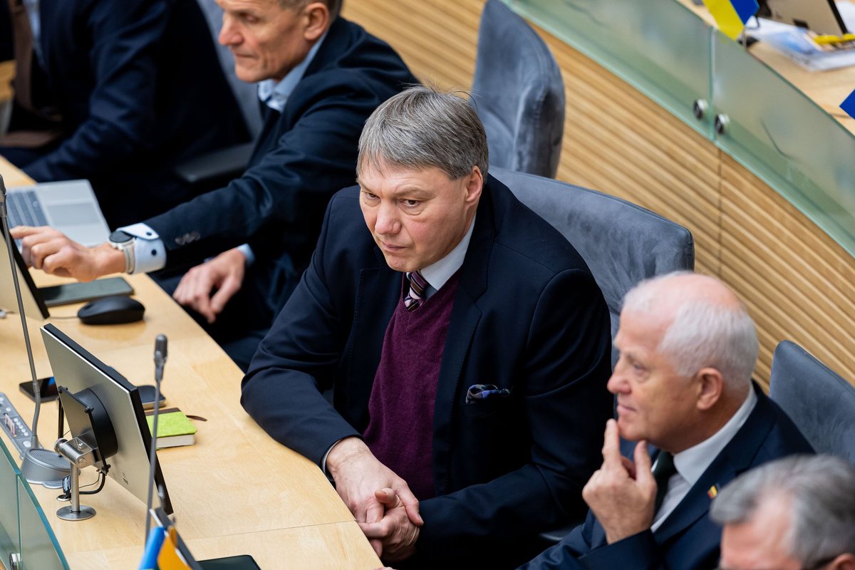 Iš „Nemuno aušros“ pasitraukęs Varnas svarstytų likti „aušriečių“ frakcijoje, bet su sąlyga