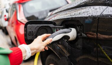 Vokietijos elektros tinklų operatoriai planuoja mažinti paslaugos mokestį 57 proc., o kokia situacija Lietuvoje?