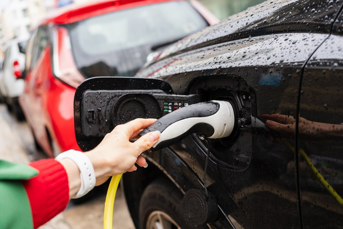 Vokietijos elektros tinklų operatoriai planuoja mažinti paslaugos mokestį 57 proc., o kokia situacija Lietuvoje?