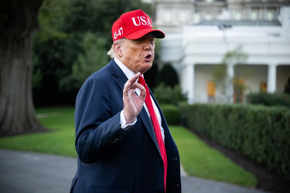 Trumpas paragino įkalinti demokratus – Čikagos merą ir Ilinojaus gubernatorių