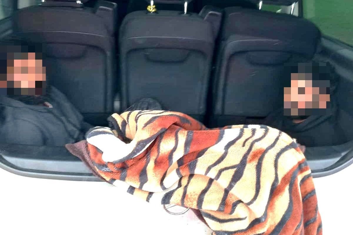 Šri Lankos pilietis sulaikytas bagažinėje gabenantis neteisėtus migrantus