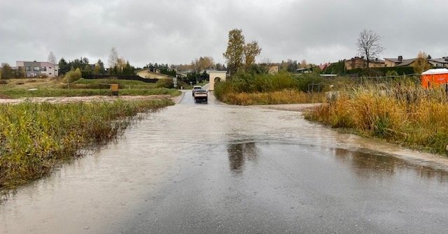 Vilniaus rajono gyventojai šaukiasi pagalbos ir valdžios dėmesio: „Tik stipriau palyja ir vėl plaukiam“
