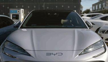 Kinai perrašo automobilių rinkos istoriją: BYD aplenkė „Hyundai“ ir „Honda“, o Europa praranda lyderystę