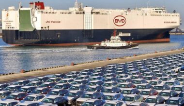 Europos automobilių pramonė ant bedugnės krašto, jau prasidėjo ir gamyklų uždarymai, situacija kritinė