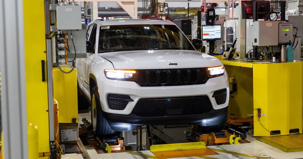 Laikrodis tiksi: Kinija gali sustabdyti Europos ir JAV automobilių gamybą