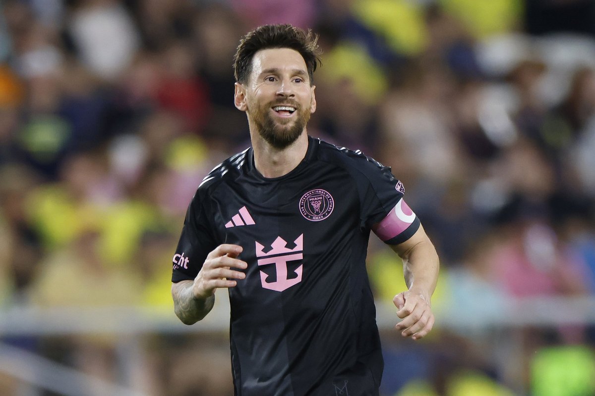 Lionelis Messi pratęsė sutartį - Delfi sportas