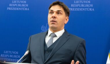 Adomavičius anksčiau siūlė nebefinansuoti gynybos