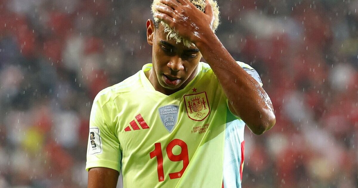 „Barcelona“ vadovybėje nerimas dėl Yamalio drausmės ir nesutarimai su treneriu dėl galimų bausmių