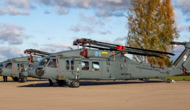 Lietuvos kariuomenė pristatė „Black Hawk“ sraigtasparnius
