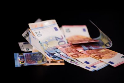 J. Govina pasirinko knygą apie centrinių bankų istoriją