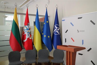 Ukrainos vėliava ir kitos vėliavos Kultūros ministerijoje