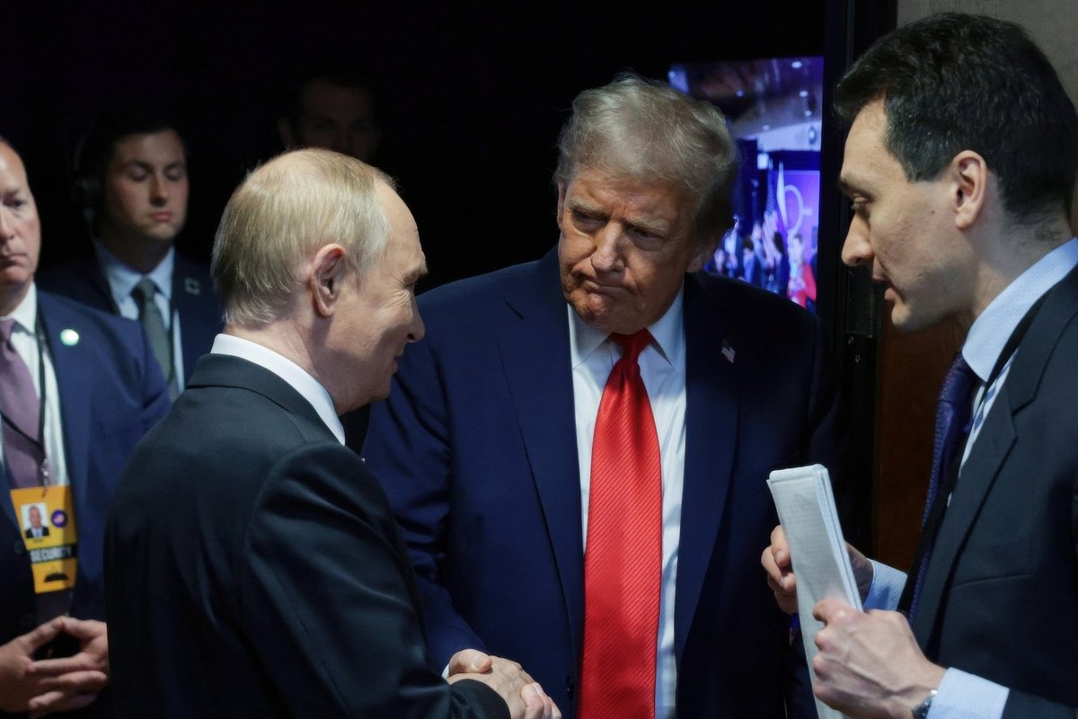 Šaltiniai papasakojo, kodėl Trumpas Aliaskoje atšaukė pietus su Putinu