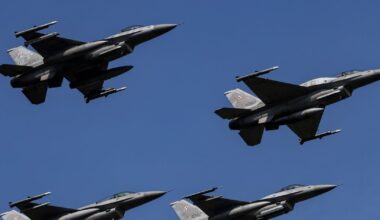 Aliarmas Lenkijoje: pakelti naikintuvai | tv3.lt