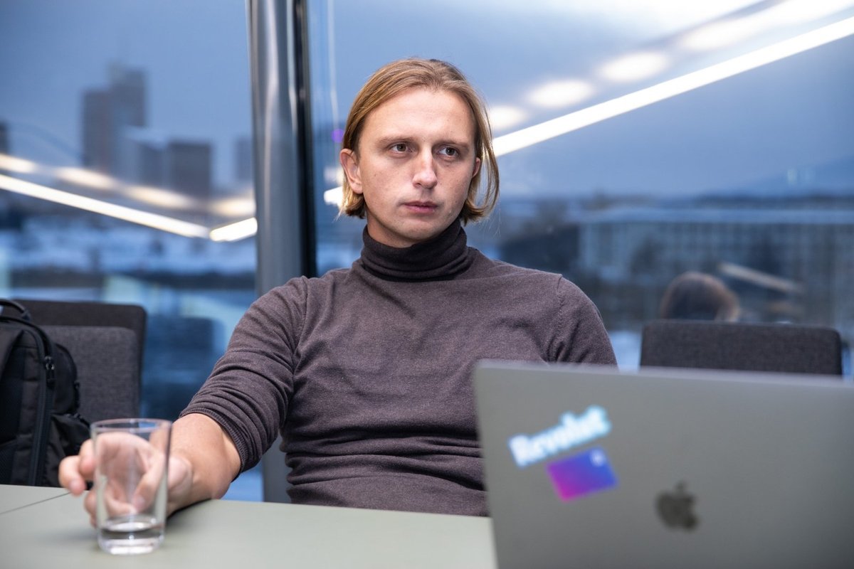 „Revolut“ įkūrėjas milijardierius persikėlė iš Jungtinės Karalystės