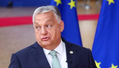 Karas Ukrainoje. Orbanas apkaltino ES karo siekimu, rinks parašus prieš tokius planus - Delfi